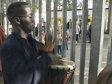 Video über die Karawanetour 1998: "Das Boot ist voll und ganz gegen Rassismus"