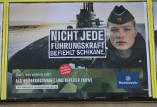 Adbusting gegen die Bundeswehr